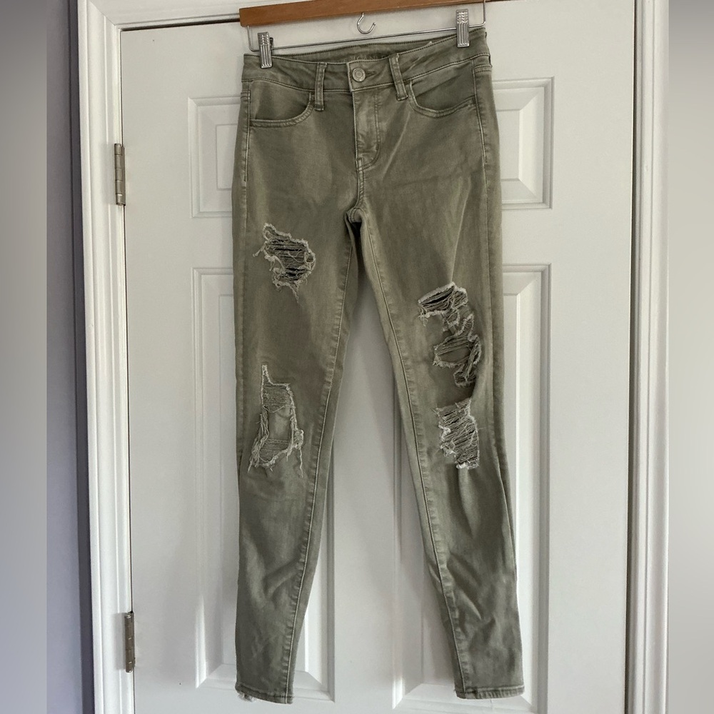 American Eagle Distressed Next Level Stretch Skinny  Jeggins/Jeans 4